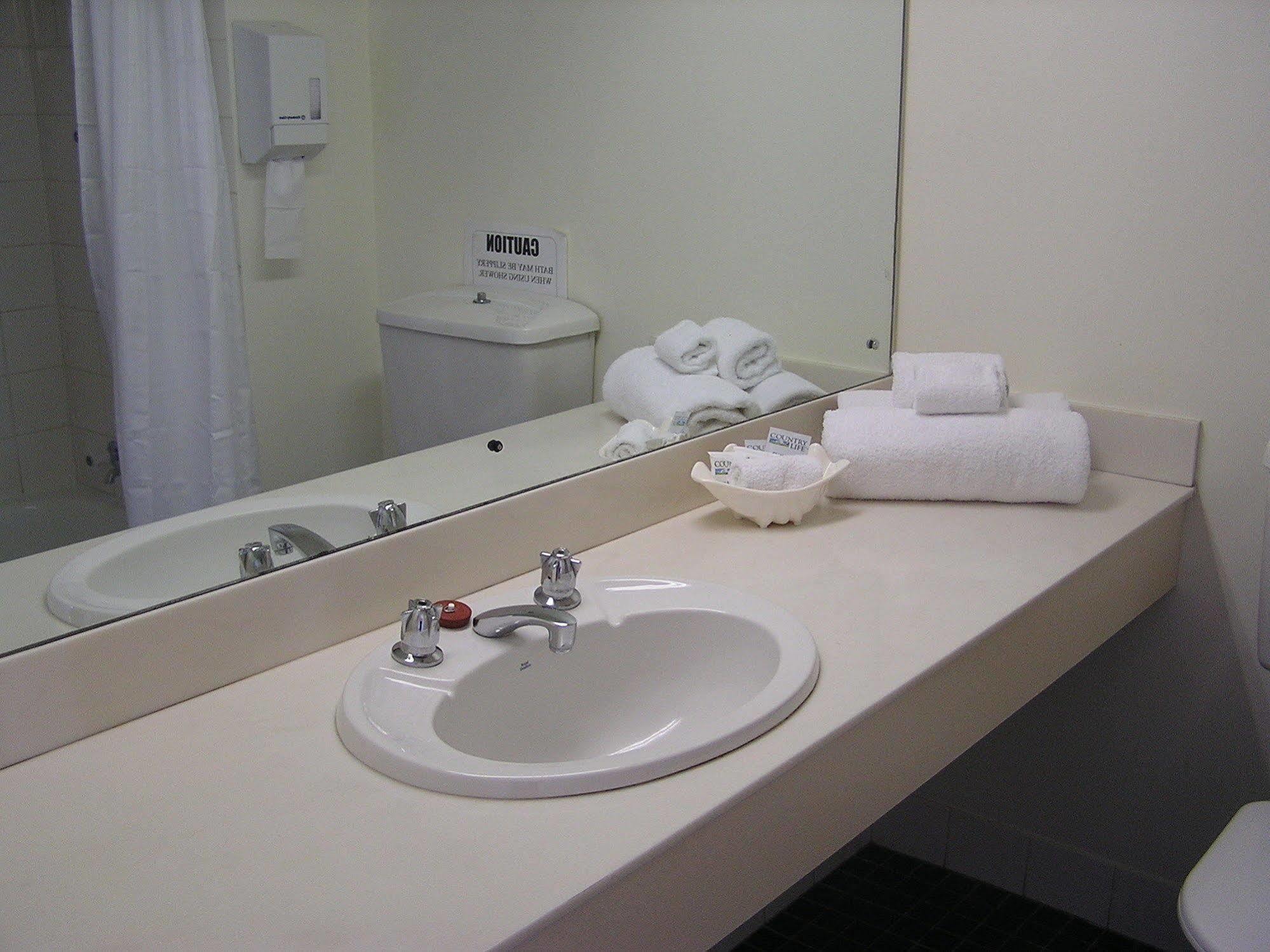 Econo Lodge Dockside Glenelg アデレード エクステリア 写真