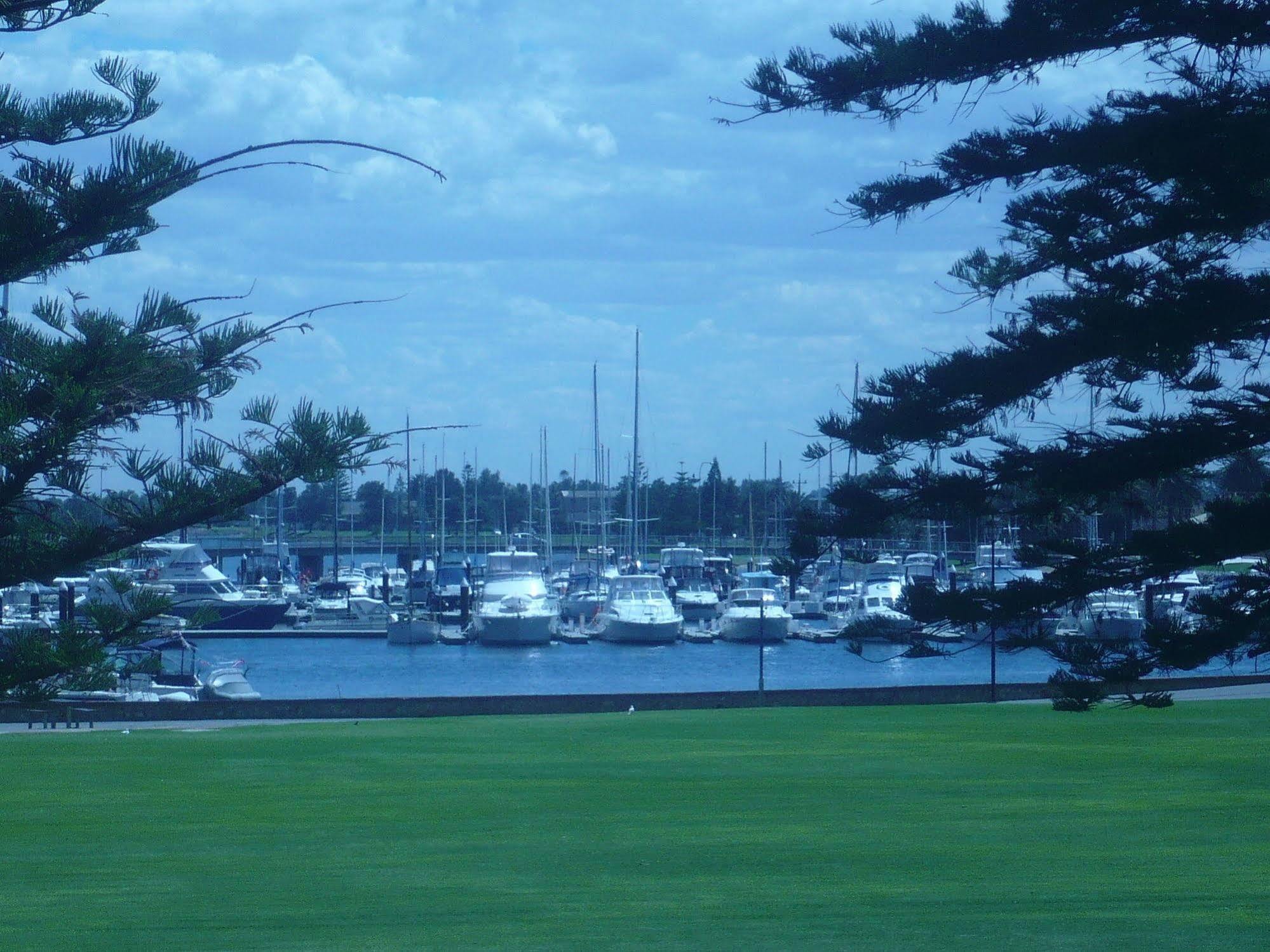 Econo Lodge Dockside Glenelg アデレード エクステリア 写真